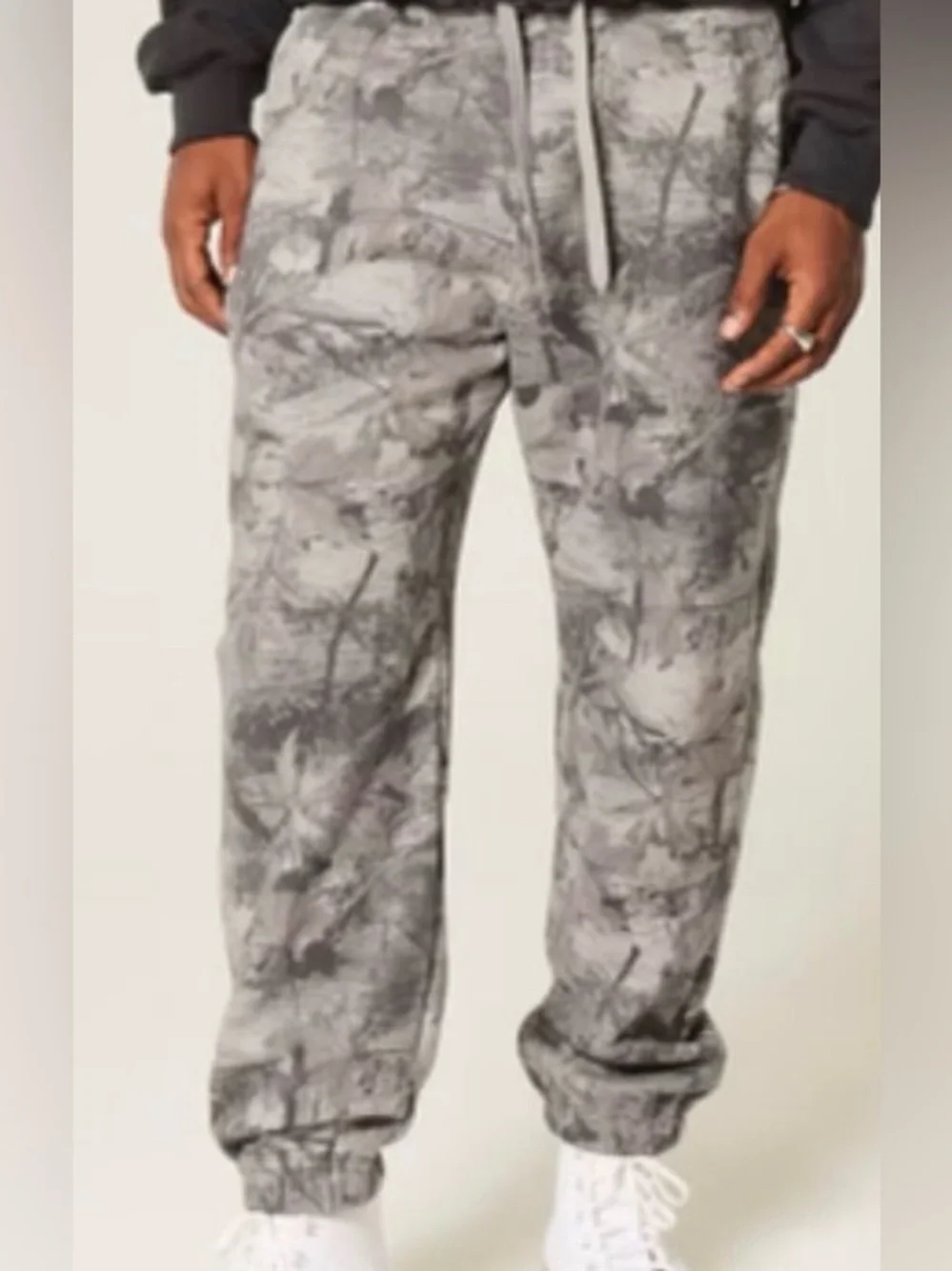 Hollister Men's Gray Camouflage-Pattern Jogger Sweatpants size XS